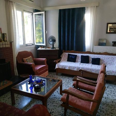 Vacation House Dionysia Aigio Exterior foto