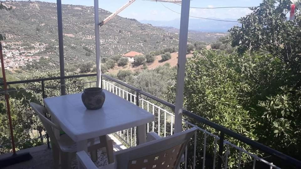 Vacation House Dionysia Aigio Exterior foto