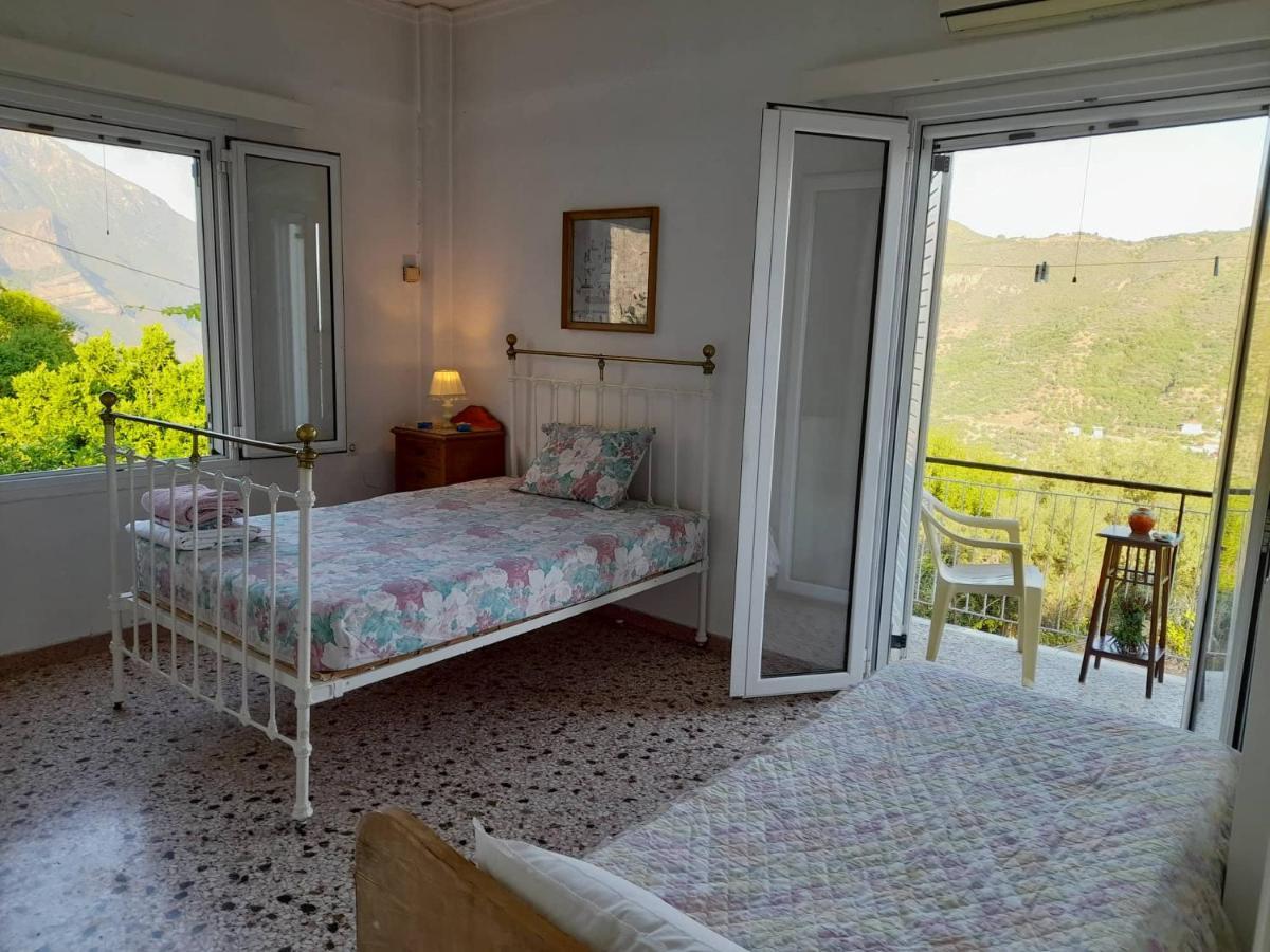 Vacation House Dionysia Aigio Exterior foto